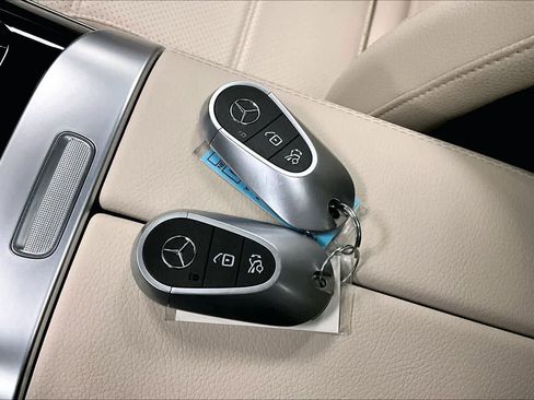 Used 2024 Mercedes-Benz GLC 300 4MATIC image 15