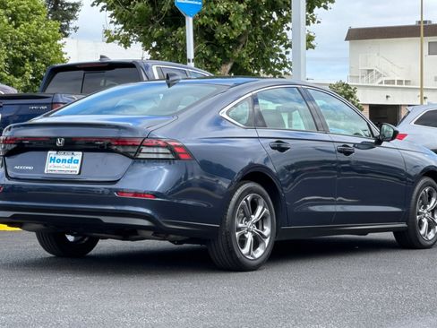 Used 2023 Honda Accord EX image 9