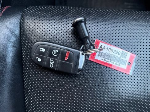 Used 2022 Dodge Durango R/T w/ Tow 'N Go Group AWD/4WD image 17