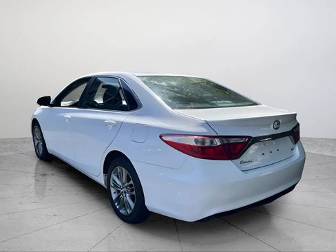 Used 2017 Toyota Camry SE FWD image 3
