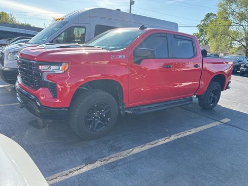 Used 2024 Chevrolet Silverado 1500 LT Trail Boss w/ Protection Package AWD/4WD image 1