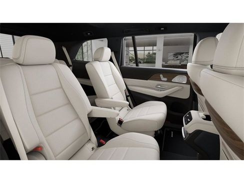 New 2025 Mercedes-Benz GLS 450 4MATIC image 5