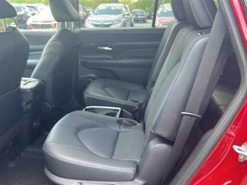 Used 2024 Toyota Grand Highlander AWD image 15