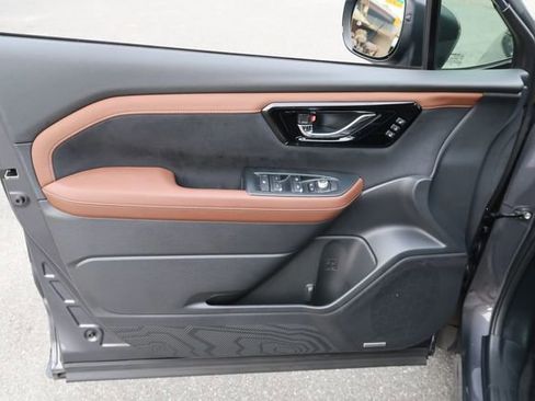 Certified 2025 Subaru Forester Touring w/ Popular Package - Touring image 15