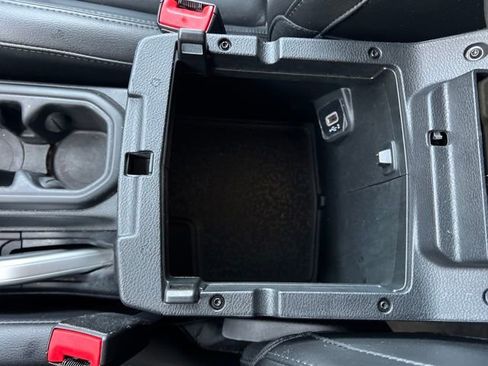 Used 2019 Jeep Wrangler Unlimited Sahara image 27