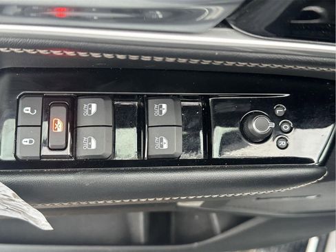 Used 2024 Jeep Wagoneer Series II w/ Flexible Seating Group image 13