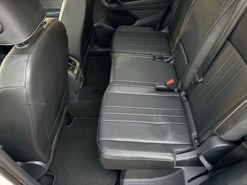 Used 2023 Volkswagen Tiguan SE R-Line image 12