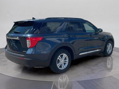 Used 2024 Ford Explorer XLT AWD/4WD image 5