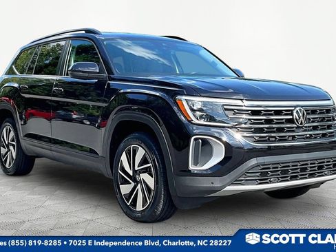 Used 2025 Volkswagen Atlas SE FWD image 1