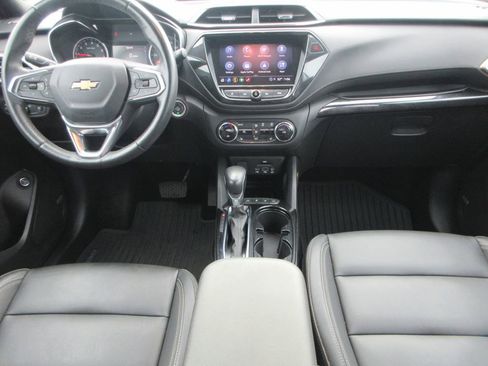 Used 2022 Chevrolet TrailBlazer ACTIV w/ Sun and Liftgate Package image 17