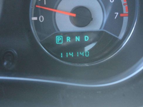Used 2013 Chrysler 200 Limited FWD image 7