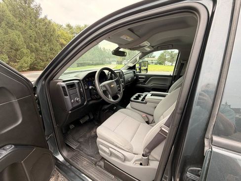 Used 2017 Chevrolet Silverado 1500 W/T AWD/4WD image 10