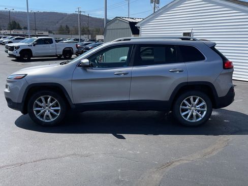 Used 2017 Jeep Cherokee Limited AWD/4WD image 1