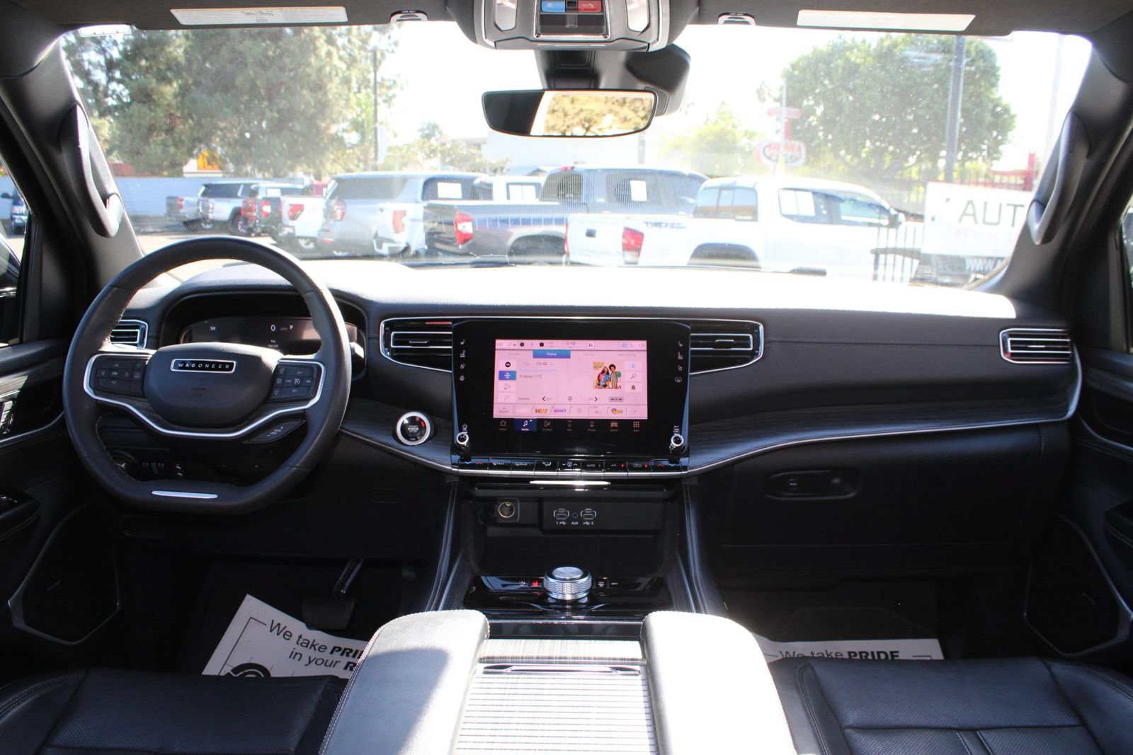 Used 2024 Jeep Wagoneer L Series II RWD image 36