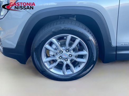 Used 2024 GMC Terrain SLT image 39