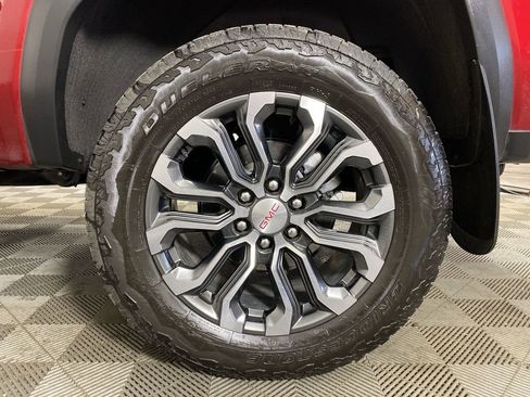 Used 2024 GMC Canyon Denali image 35