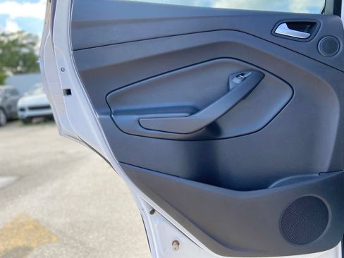 Used 2017 Ford Escape Titanium FWD image 19