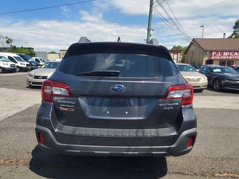 Used 2018 Subaru Outback 3.6R Limited AWD/4WD image 4