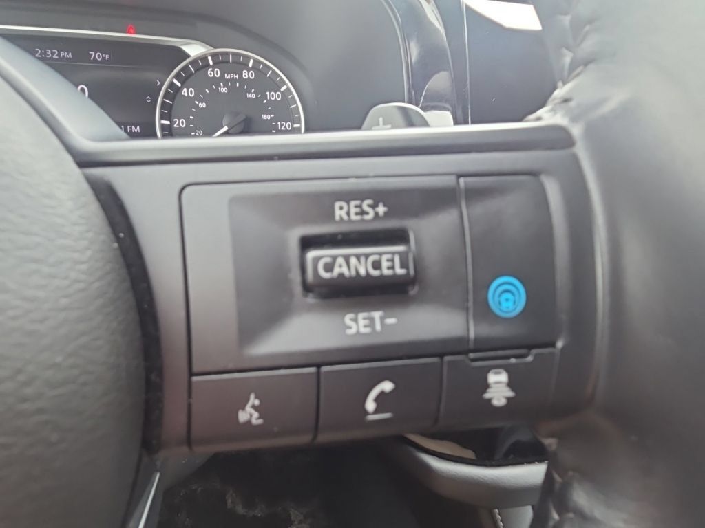 Used 2024 Nissan Pathfinder SV AWD/4WD image 36