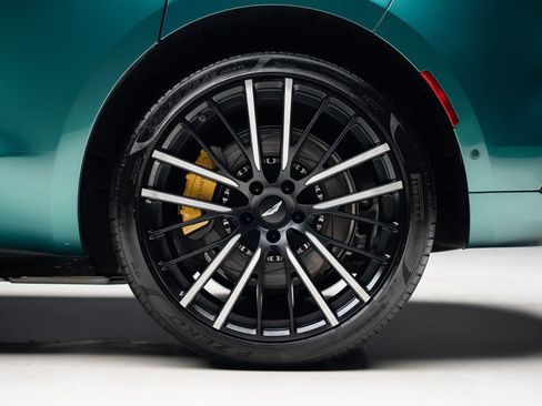 Used 2023 Aston Martin DBX AWD/4WD image 21