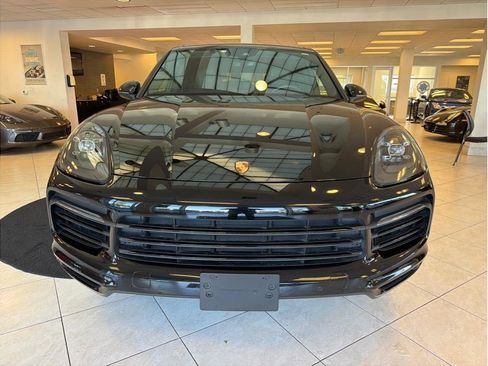 Used 2020 Porsche Cayenne AWD/4WD image 2