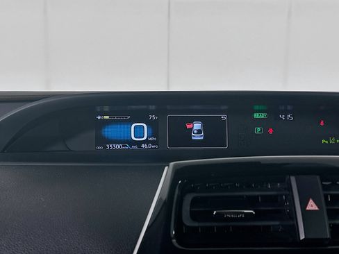 Used 2020 Toyota Prius XLE FWD image 19