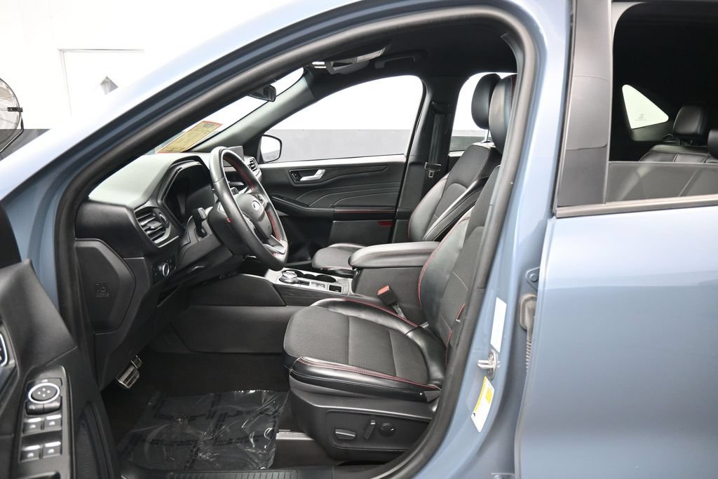 Used 2024 Ford Escape ST-Line w/ Tech Pack #1 FWD image 11