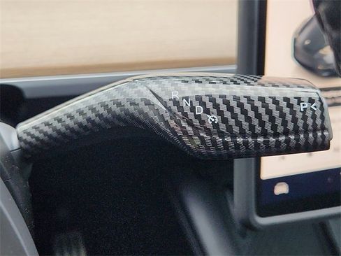 Used 2025 Tesla Model Y Performance image 16