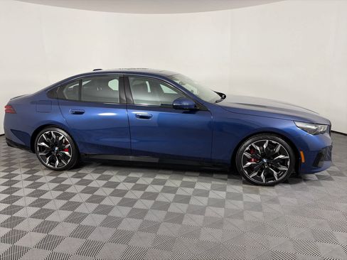 New 2026 BMW i5 eDrive40 w/ M Sport Package image 3