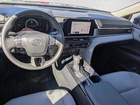 Used 2025 Toyota Camry LE image 15