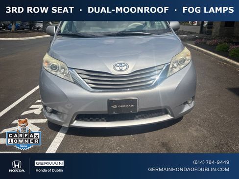 Used 2013 Toyota Sienna XLE FWD image 1