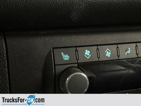 Used 2013 Chevrolet Suburban LTZ image 35