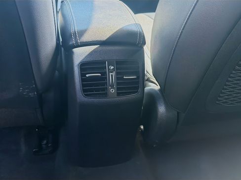 Used 2022 Kia Niro EX FWD image 21