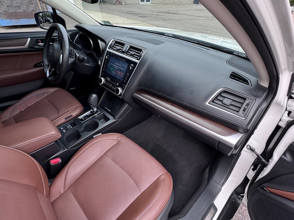 Used 2018 Subaru Outback 2.5i Touring w/ Popular Package #3 AWD/4WD image 41
