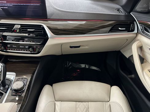 Certified 2023 BMW 530i w/ Executive Package image 30