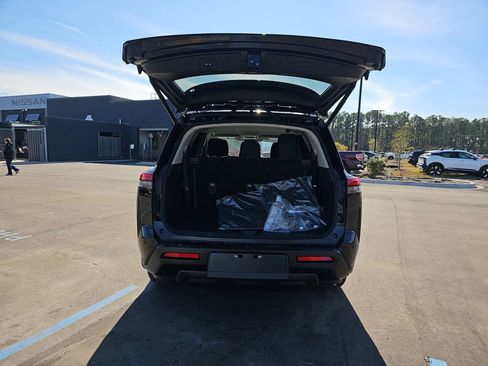 New 2026 Nissan Pathfinder Platinum FWD image 17