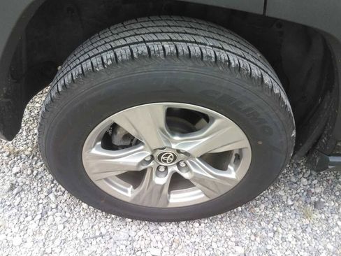 Used 2024 Toyota RAV4 XLE FWD image 6
