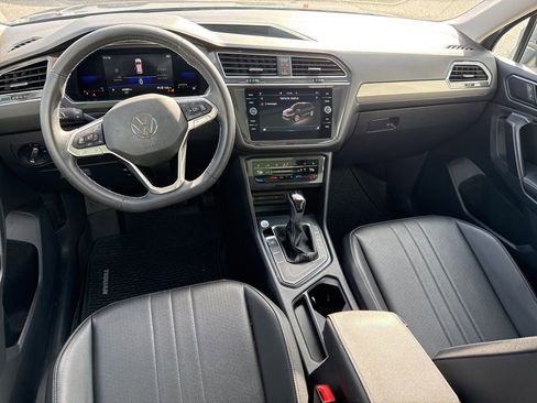 Certified 2023 Volkswagen Tiguan SE w/ Panoramic Sunroof Package image 19