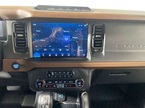 Used 2024 Ford Bronco Outer Banks w/ Sasquatch Package AWD/4WD image 14