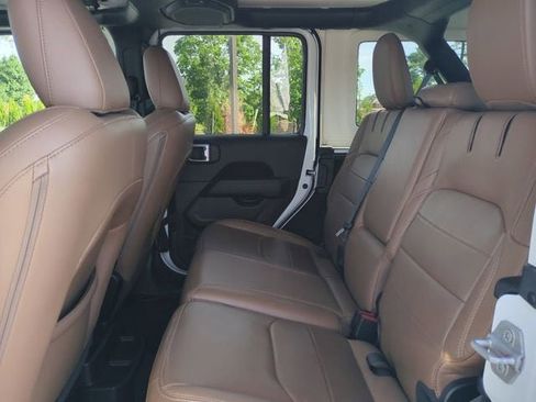 Used 2022 Jeep Wrangler Unlimited Sahara w/ Cold Weather Group AWD/4WD image 14
