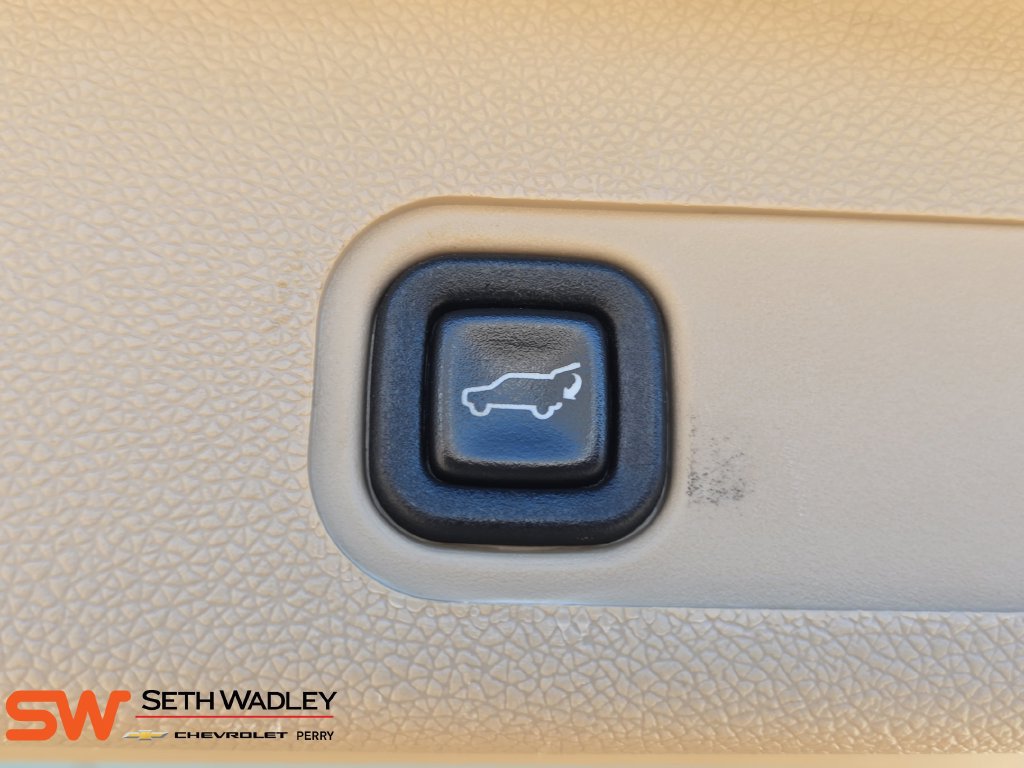 Used 2013 Cadillac Escalade Luxury AWD/4WD image 14