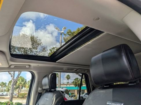 Used 2020 Ford Expedition Platinum AWD/4WD image 11