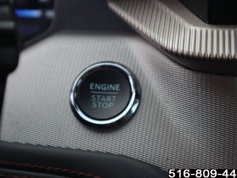 Used 2025 Ford Explorer Active image 30