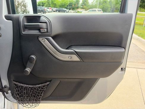 Used 2017 Jeep Wrangler Sport AWD/4WD image 22