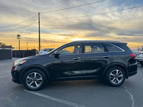 Used 2019 Kia Sorento EX image 3