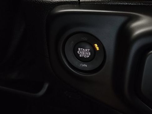 Used 2021 Jeep Gladiator Sport AWD/4WD image 19