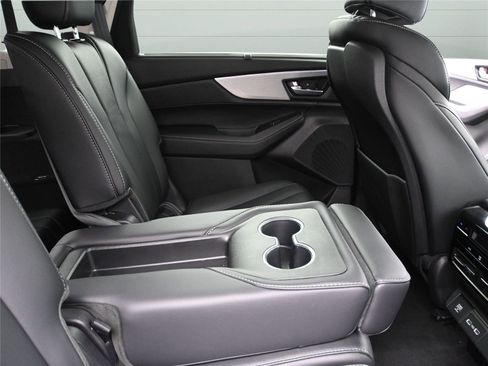 Used 2024 Acura MDX SH-AWD w/ Technology Package image 20