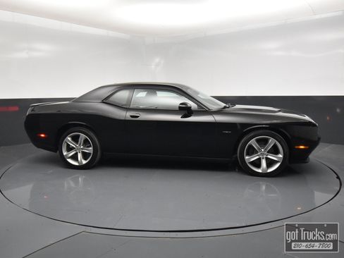 Used 2015 Dodge Challenger R/T w/ Quick Order Package 28B R/T image 44