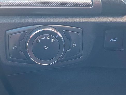 Used 2020 Ford Fusion SE image 25