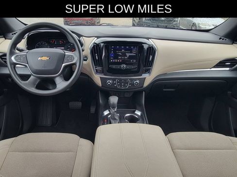 Used 2022 Chevrolet Traverse LS FWD image 7